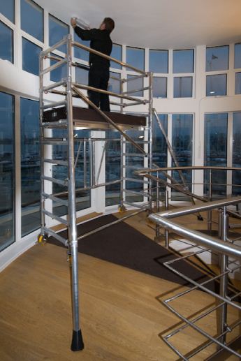Room rate scaffold towers